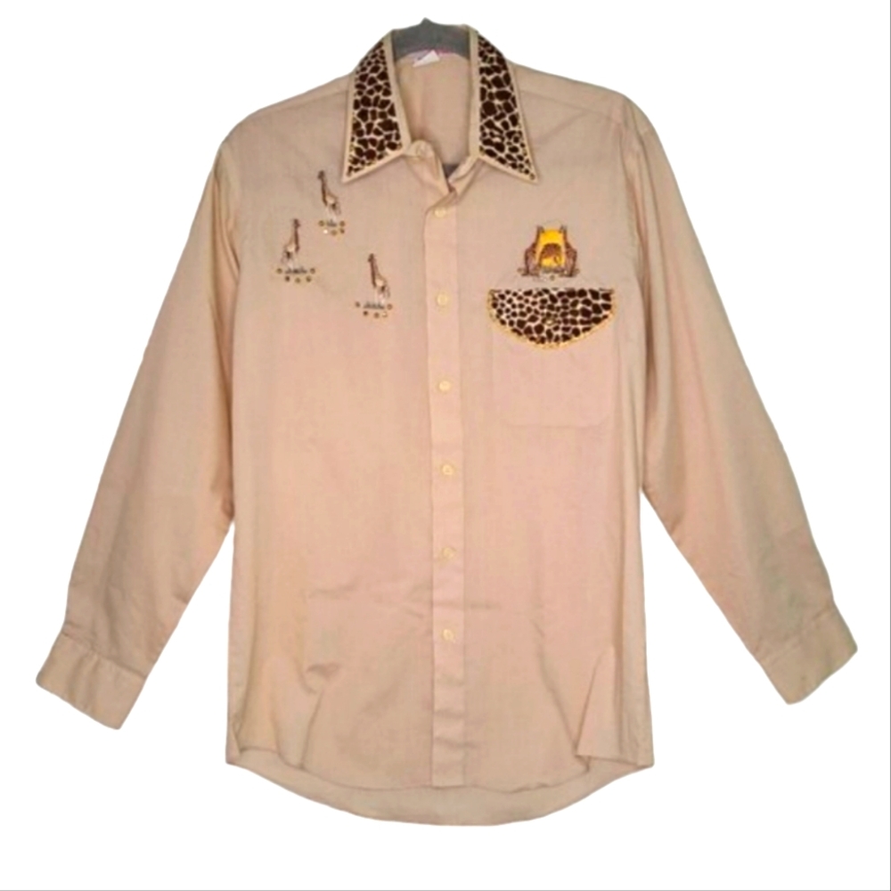 Sue Who? Originals Giraffe Button Down Collared Shirt Size Small